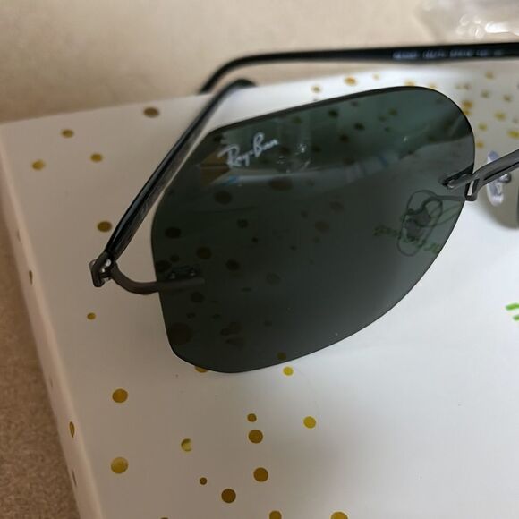 Ray Ban Butterfly Titanium Light Rays NEW with case and cleaning cloth - Picture 6 of 11